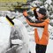 Gardenised Aluminum Snow Brush & Ice Scraper Non-Slip Foam Grip Winter Car Tool with Scratch-Free Bristles for Cars, SUVs & Trucks